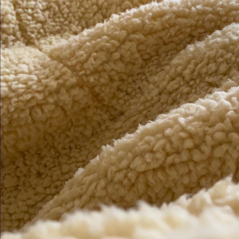 Meet your Posher, Naomi